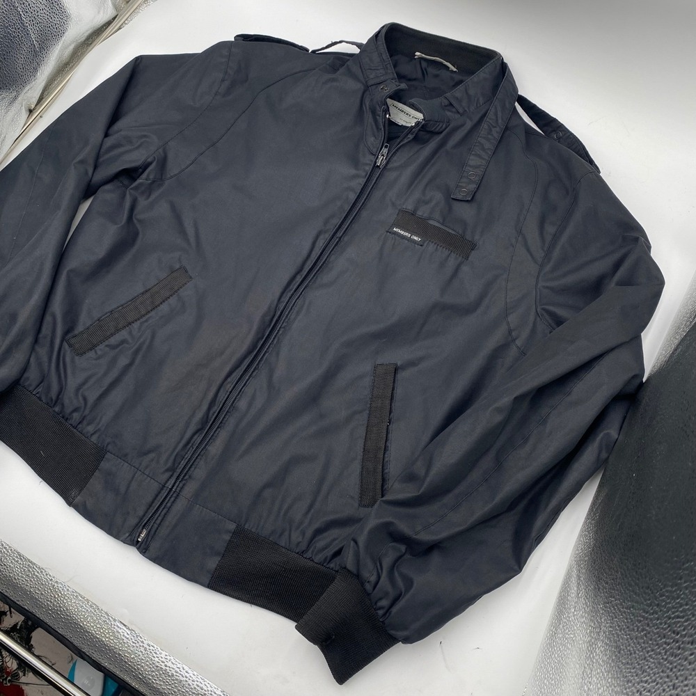 Members Only Iconic Racer Jacket Men 42 Medium Black Vintage Bomber Wind breaker - Picture 2 of 9